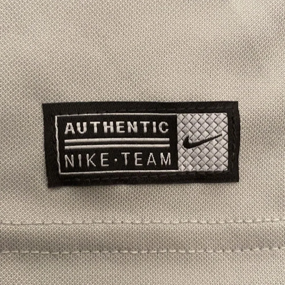 Boy’s Nike Youth Gray T-Shirt Large - NWT